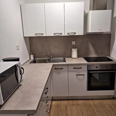 Tommy Apartment Primosten